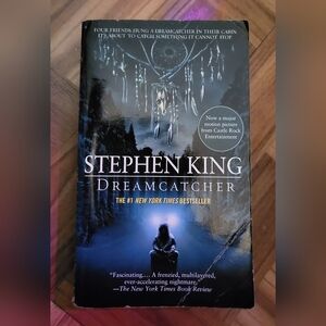 Stephen King Dreamctacher paperback , 2001 printing.